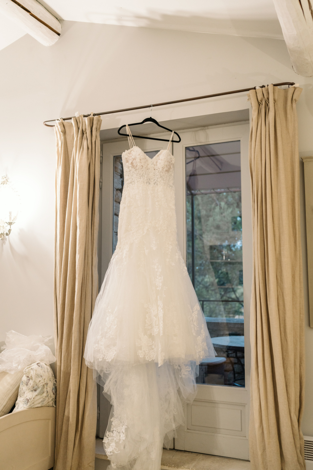 bridal gown display in gordes france