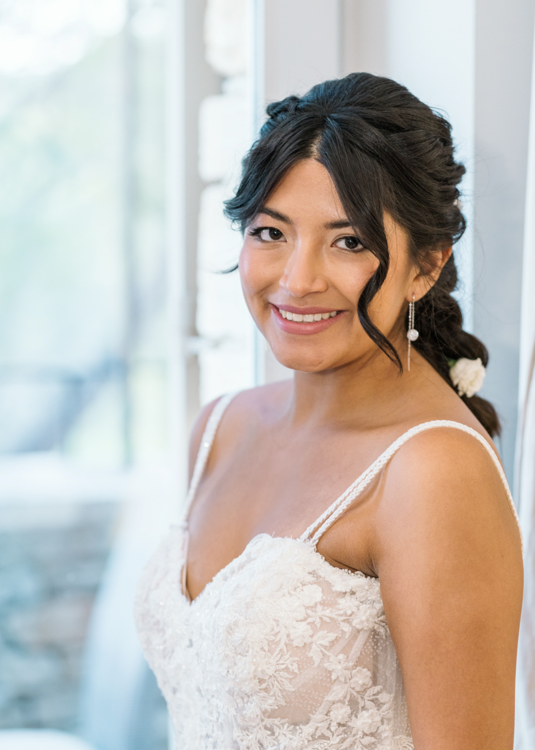 bride in gordes france ready for her wedding day