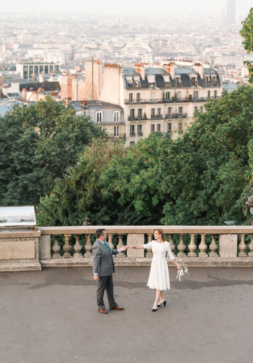 newlyweds dance in paris