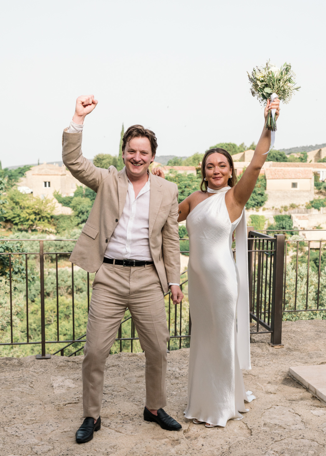 newlyweds in gordes france