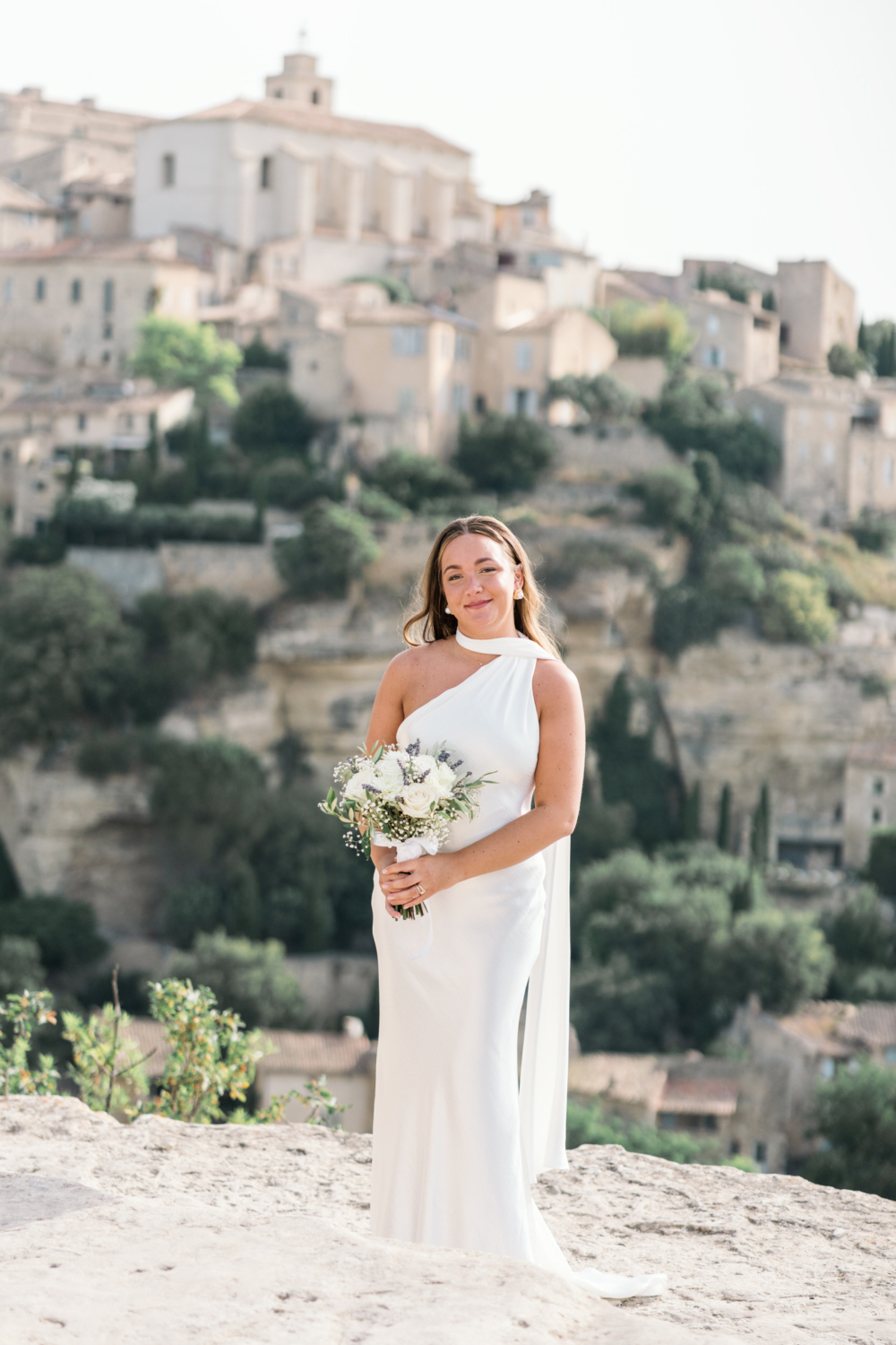 bride poses in gordes france