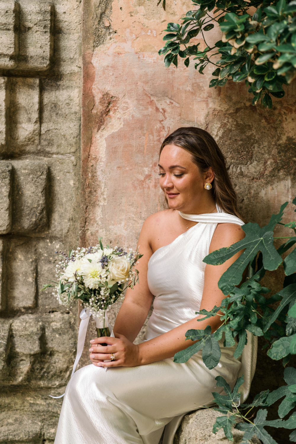 bridal portait in gordes france