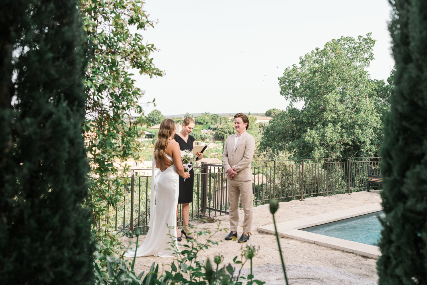 beautiful elopement ceremony in gordes france