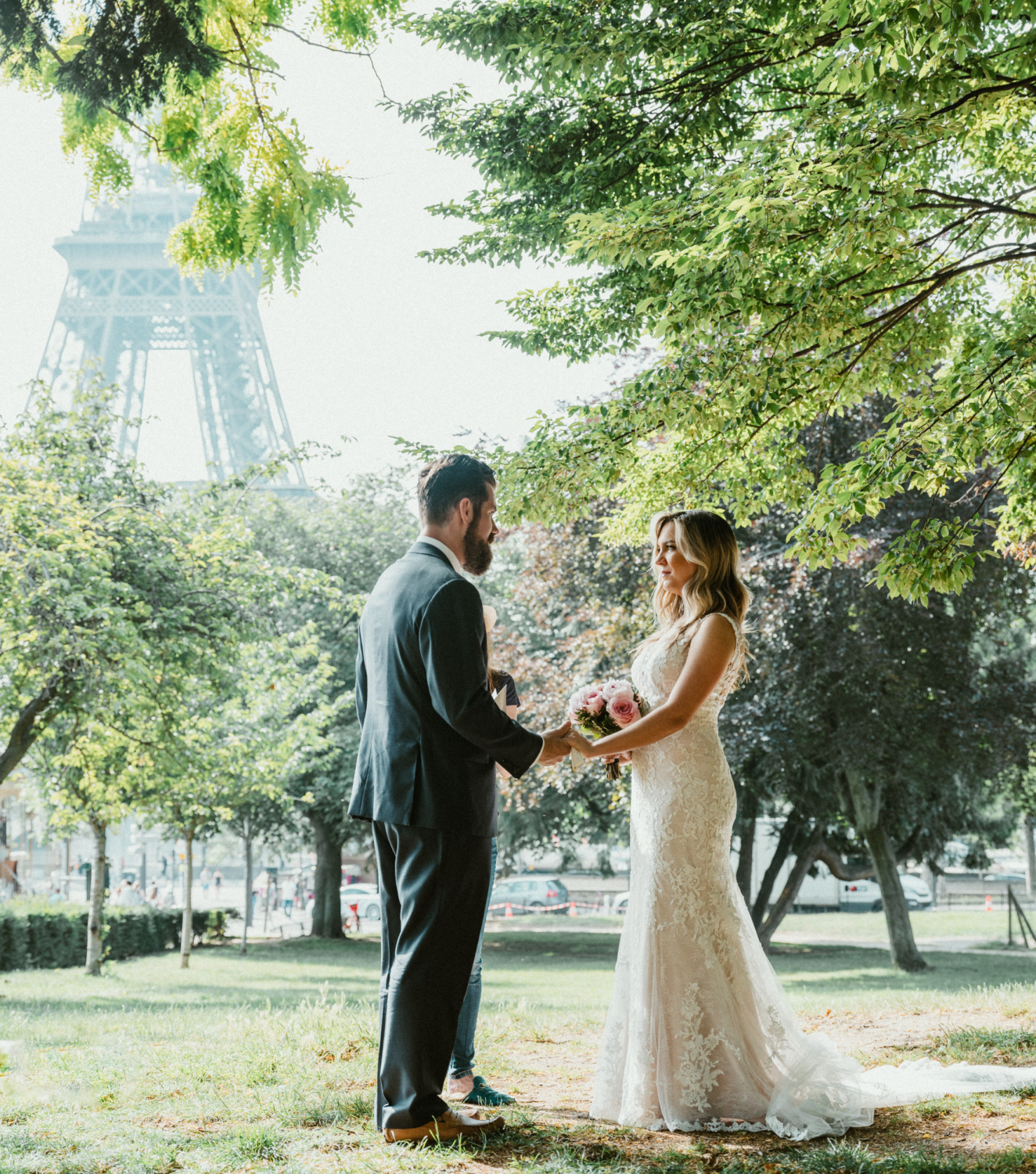 elopement ceremony in trocadero gardens paris france