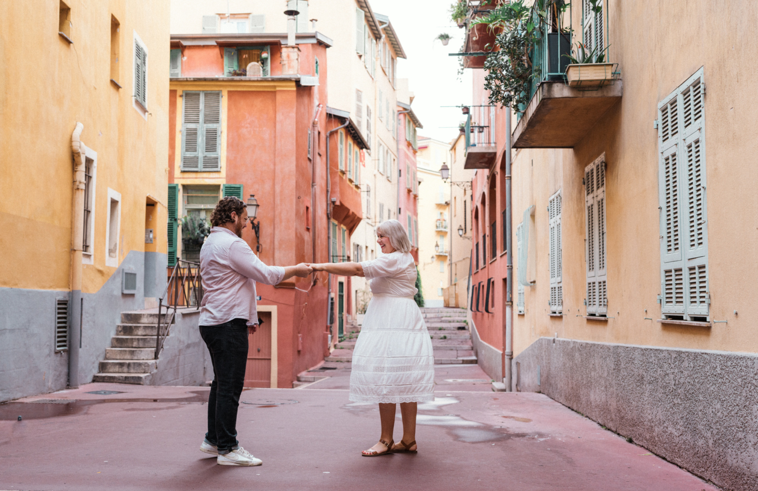 couple dance on their anniversary in old town nice france