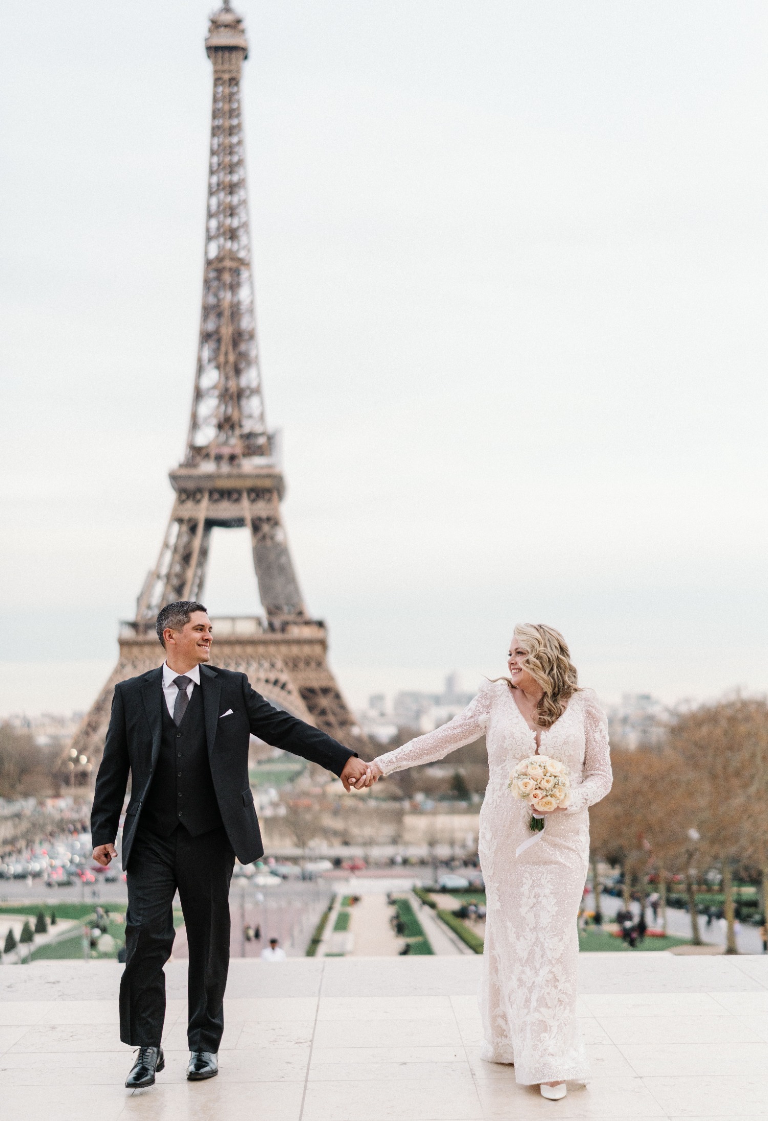 bride and groom in paris