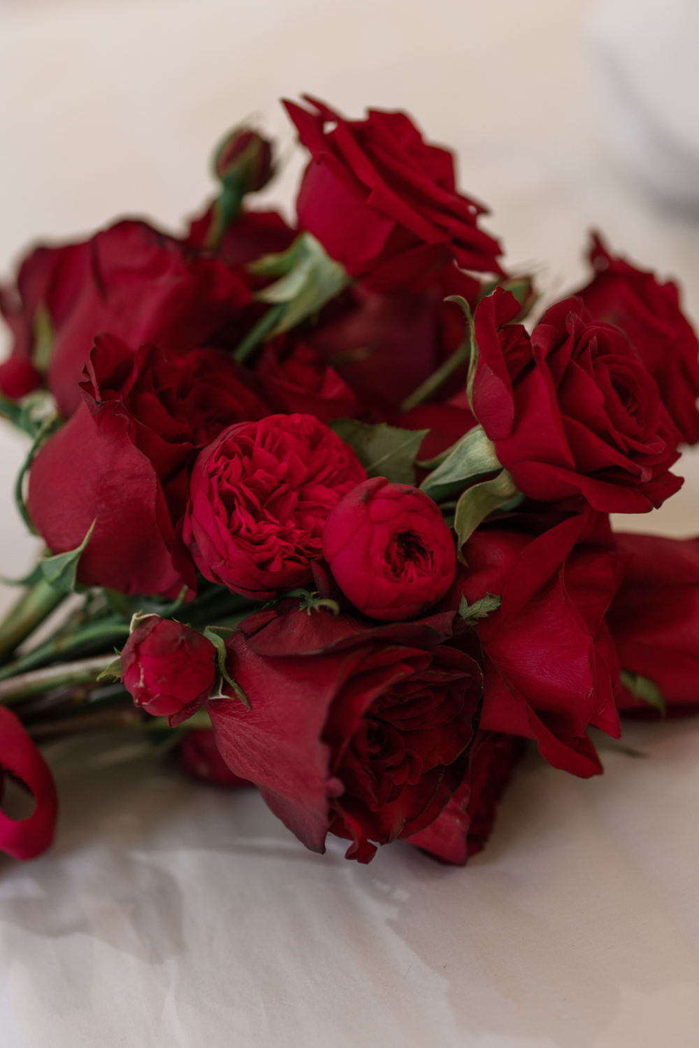 roses bouquet for wedding ceremony in antibes france