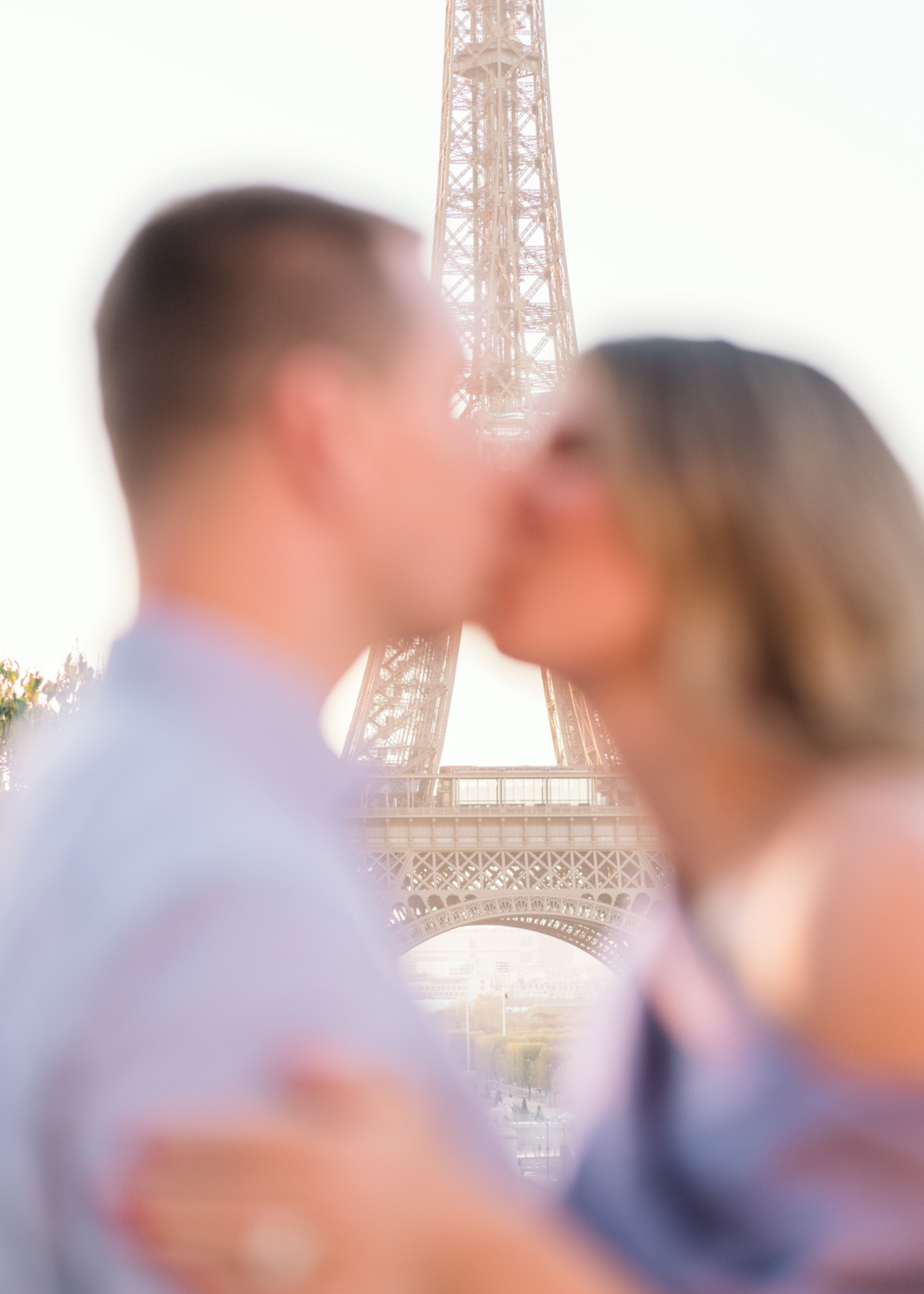 passion between husband and wife at the eiffel tower