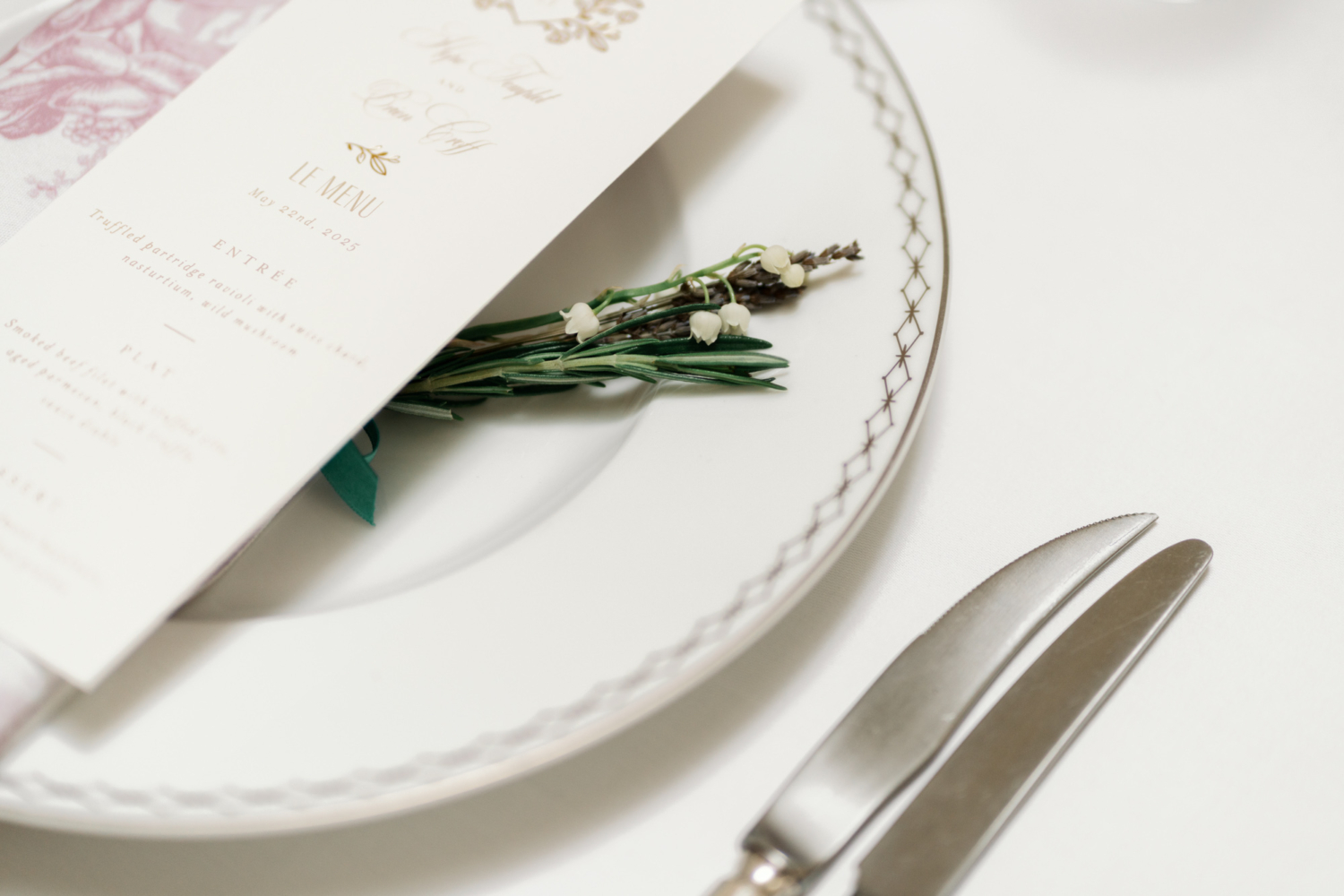 table setting wedding peninsula hotel paris