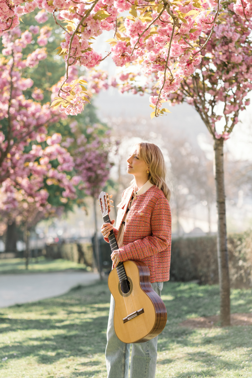 decca recording artist alexandra whittingham photoshoot at eiffel tower in paris by karina leigh photography