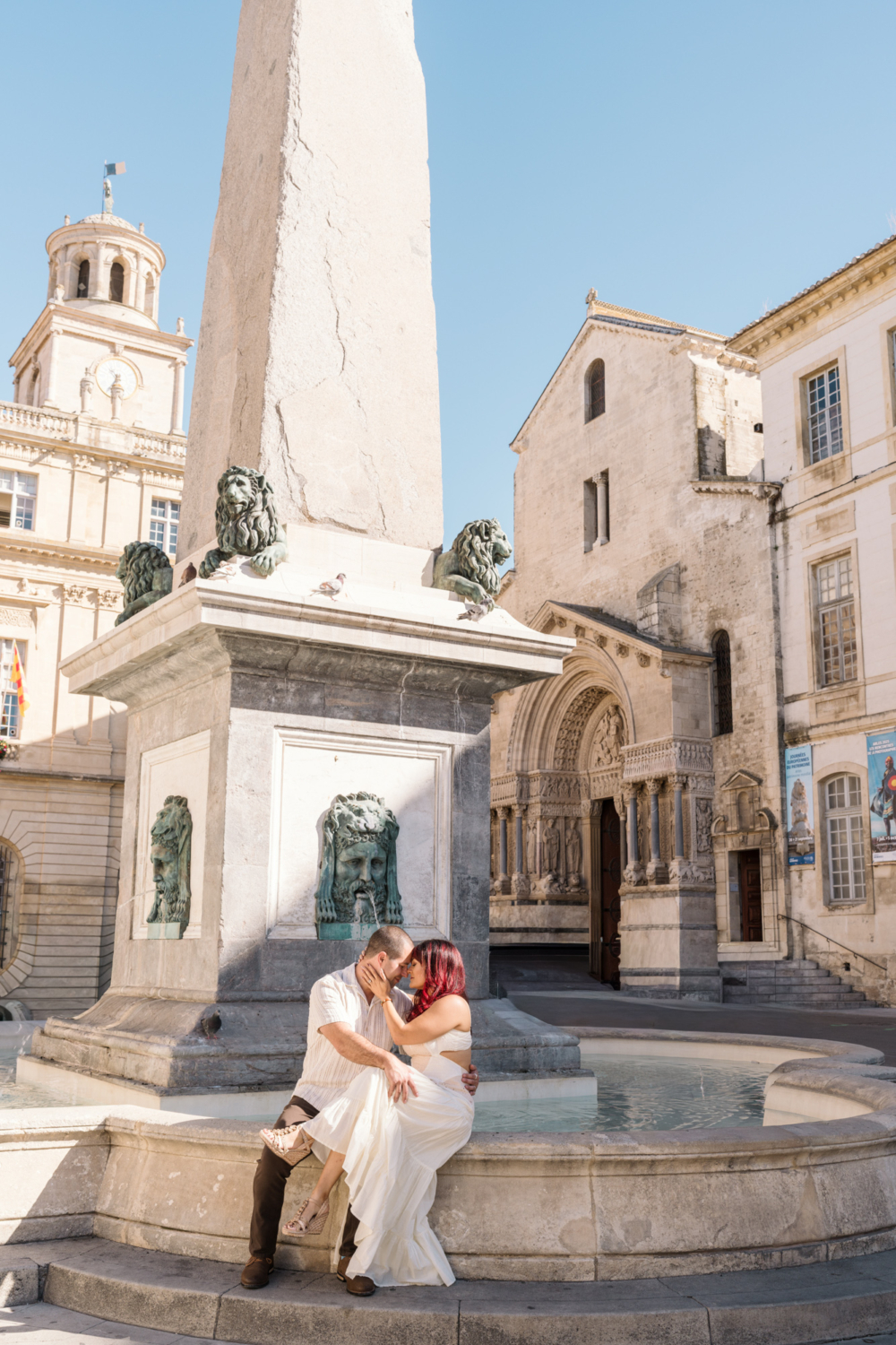 anniversary photoshoot in arles france in front of obelisk