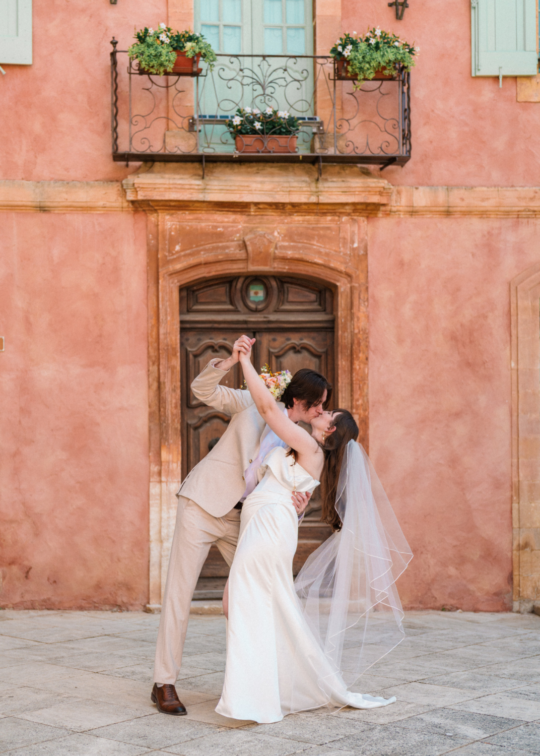 editorial-wedding-photos-roussillon-ochre-cliffs-provence