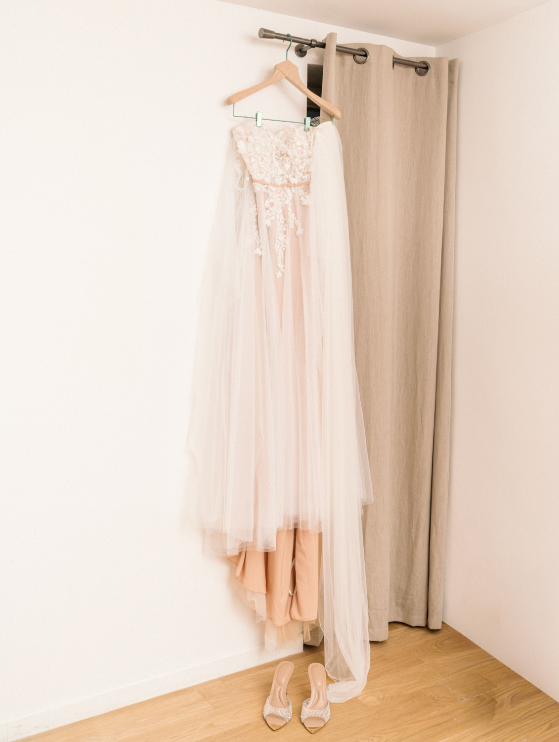 bride gets ready for wedding in saint tropez